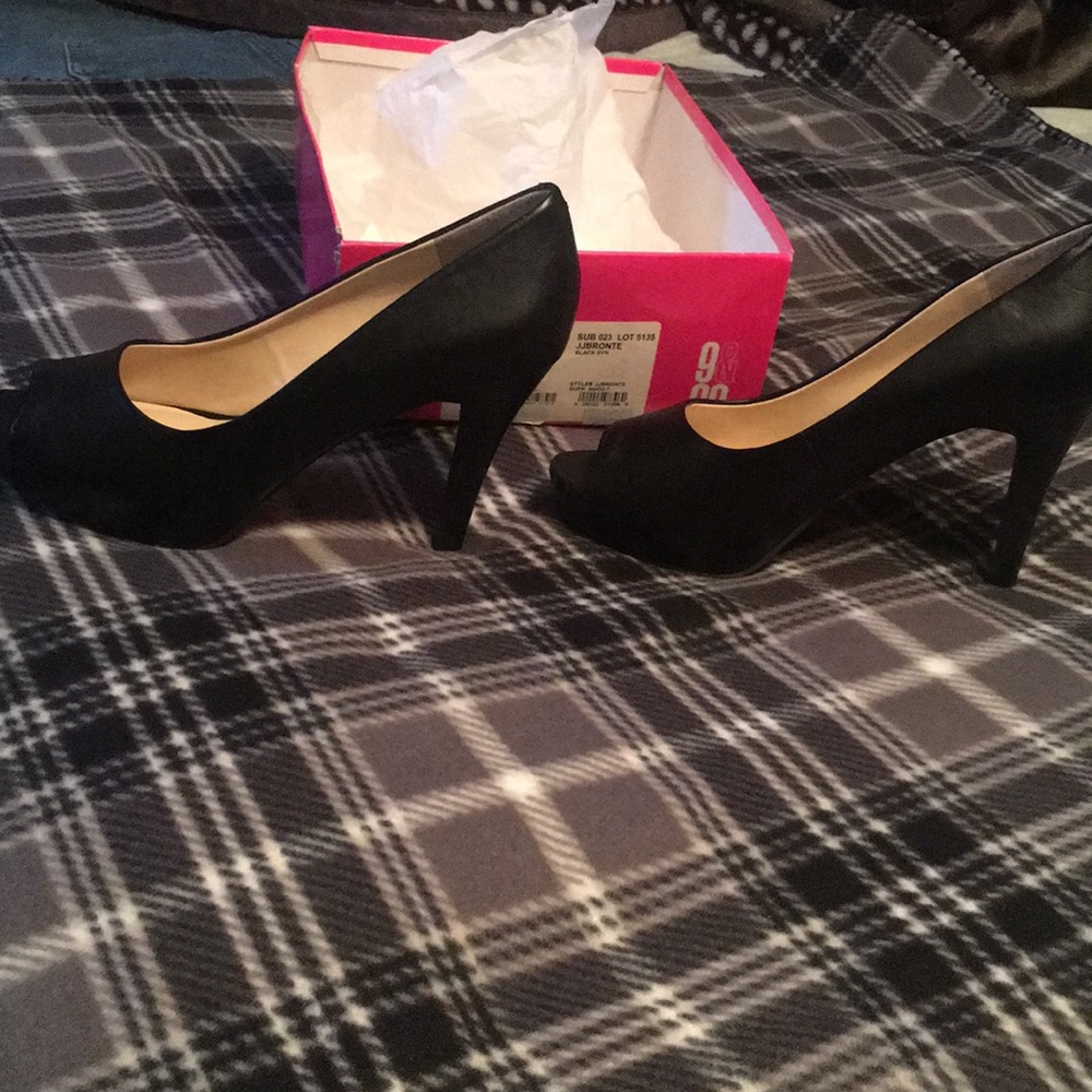 9 & CO Black leather heels - Picture 5 of 5